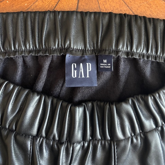 GAP High Rise Vegan Leather Straight Pull-On Pants - Picture 5 of 7